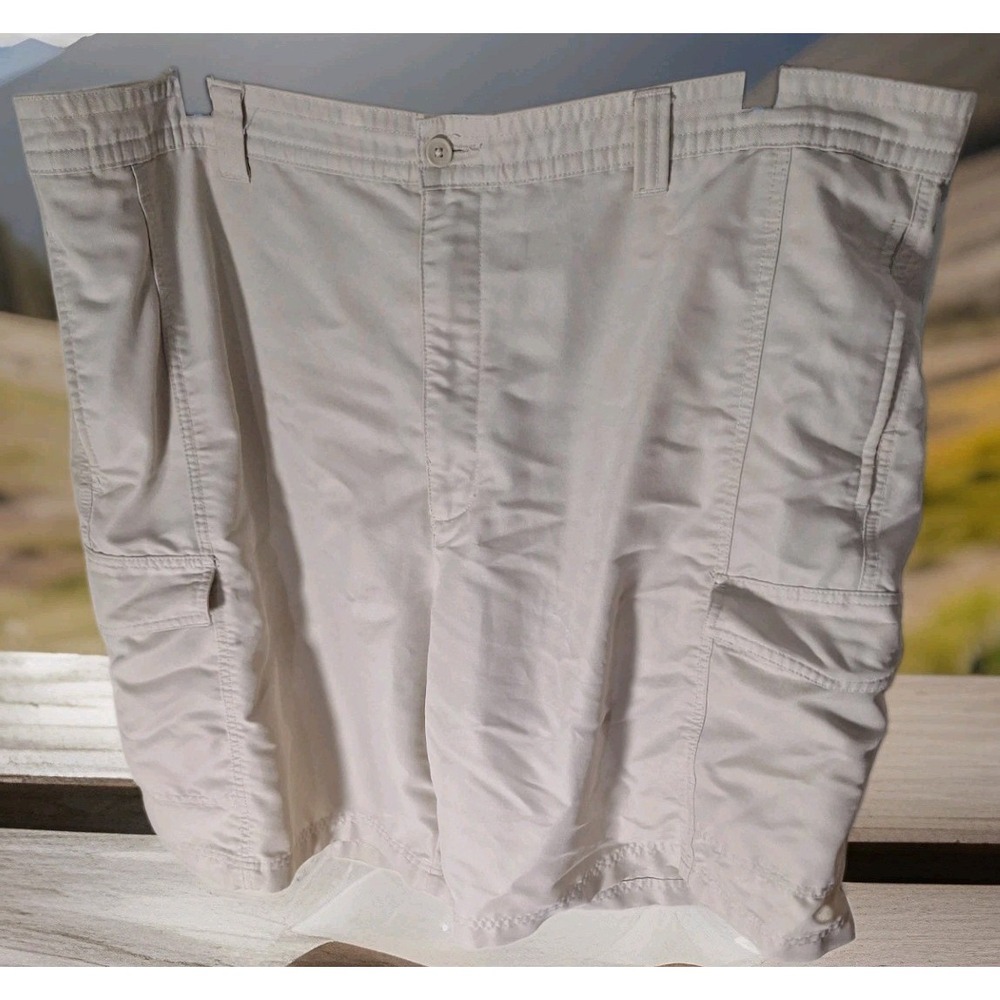 Mens Alfani Beige Cargo Shorts 44"Waist 10" Inseam Leg Opening 30"   261